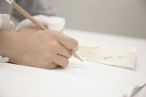 子どもの家庭学習の頻度は週平均「5.8日」、1日の平均学習時間は?