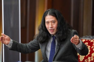 又吉直樹、綾部祐二が発したコンビ結成時の発言に「伝説は始まらなかった」