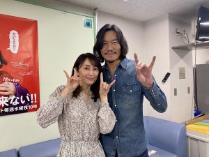 豊川悦司＆矢田亜希子が26年ぶり共演　“きつね”手話ポーズも披露