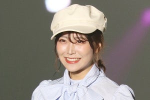 NMB48卒業発表の白間美瑠、ミニワンピですらり美脚披露