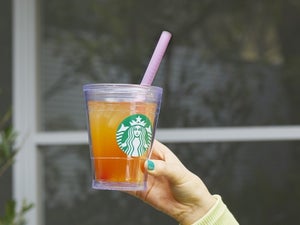 スターバックス、くり返し使えるシリコーンゴム製"MYストロー"など発売