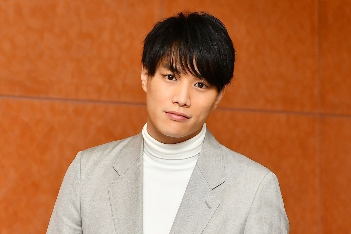 鈴木伸之、続く高校生役オファーに心境告白　新田真剣佑・三浦春馬さんとの共演も語る