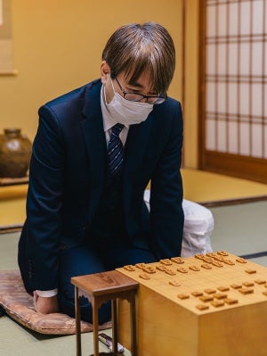 羽生善治九段が王位リーグ白組で無傷の３連勝！　若手俊英の近藤誠也七段を破る