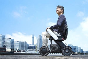 スマホ操作対応の電動車いす「WHILL」レンタル開始、月額14,800円