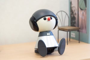 暮らしに寄り添って“歌う”ロボット「うたロボ Charlie」、その歌声に癒やされた