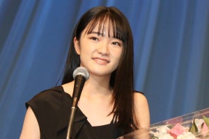 服部樹咲、草なぎ剛らに「感謝の気持ちでいっぱい」『ミッドナイトスワン』で新人女優賞受賞