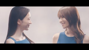 深田恭子＆永野芽郁、青いドレスで透明感あふれる表情【動画あり】