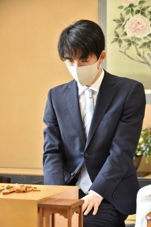 鮮やかな23手詰の裏にあった予定変更　藤井聡太二冠がギリギリの方針転換で屋敷伸之九段に勝利！