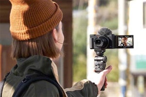 ソニー、「VLOGCAM ZV-1」の購入で1万円還元　限定色の“モフモフ”も贈呈