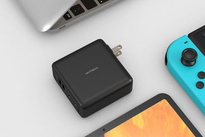 MATECH、最大114Wで4台のデバイスを同時に充電できるUSB急速充電器