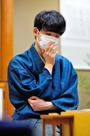 勝敗を分けた角の働き　藤井聡太棋聖が渡辺明名人相手にパーフェクトな内容で２連勝！　第92期棋聖戦第２局