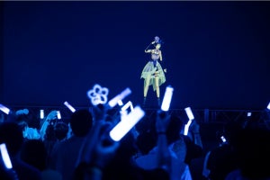 富士葵2ndソロライブ「シンビジウム」、大人っぽい魅力とダンスを披露