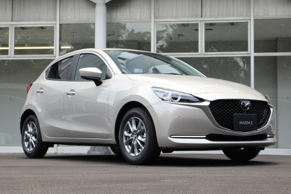 マツダが「MAZDA2」を改良、何が変わる? グレージュ内装の特別仕様も登場!