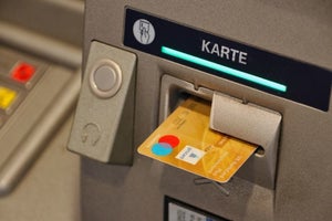 【まとめ】銀行別「コンビニATM」の引き出し限度額はいくら? 