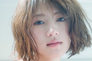 若月佑美、写真集カバー公開　すっぴん美＆ランジェリー写真のカードも