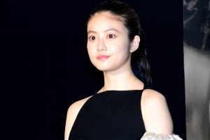 今田美桜、肩出しドレスで華やかな姿「10年後も私と一緒にいて」に北村匠海「幸せ」