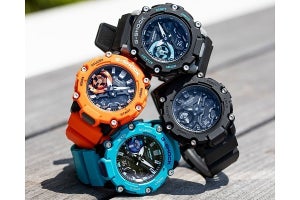 G-SHOCK、カーボンコアガード構造でスリムなアナデジ新作「GA-2200」