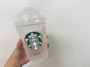 スタバタンブラー新作、特徴は色が変わるリユーザブルカップ!!