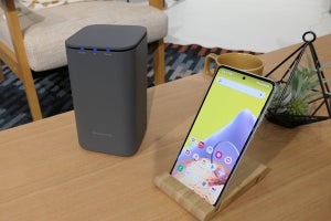 ドコモ、据え置き5Gルータ「home 5G HR01」の事前予約受付を8月12日開始