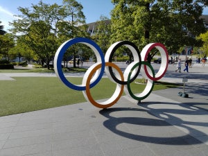 異形の東京五輪で強く心に残ったリレー侍「攻めのバトンパス」─。3年後のパリでは「祭典」の復活を!