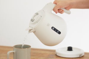 象印、注ぎ口からホコリが入りにくいナチュラルカラーの電気ケトル