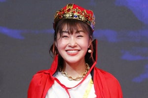 村上佳菜子、王冠＆マントに大喜び「試合で優勝してもここまでは…」