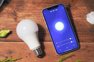 面倒なWi-Fi設定が不要、Amazon Wi-Fi簡単設定に対応したスマートLED電球