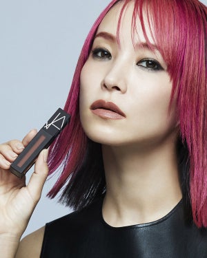 LiSA、NARS JAPANが展開する2021年秋リップアイテムのキャンペーンモデルに