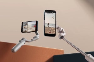 DJI、スマホ用スタビライザー「OM 5」、軽量コンパクト化、延長ロッドを装備