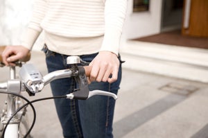 【女性向け】自転車通勤におすすめの服装