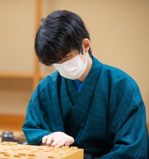 ついに藤井時代到来か！？　藤井聡太二冠が強すぎる内容で豊島将之叡王を破って史上最年少三冠に！