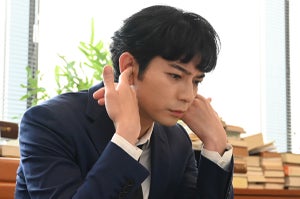 松本潤、『99.9』映画でもおなじみポーズ! ドラマシリーズ配信も決定