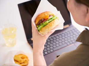 FRESHNESS BURGERの新ブランド誕生! - テイクアウトオンリーのチーズバーガー専門店