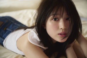 福本莉子、4年ぶりの写真集　ロングヘアばっさりカットで妖艶ドレス姿も