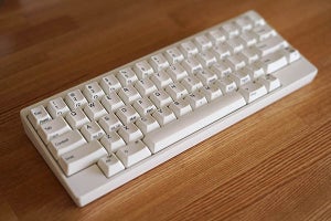 PFU、雪のように真っ白な小型キーボード「HHKB」　2,500台限定