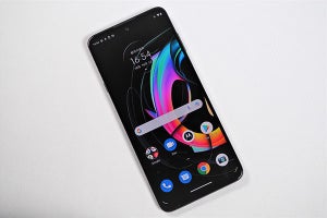 1億画素超のカメラを搭載した「motorola edge20 fusion」、上位モデルとの違いは？