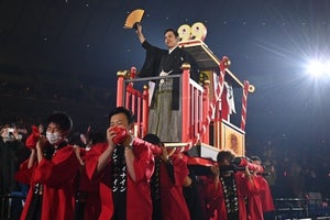 岡村隆史、結婚祝いの神輿にご満悦! 『ナイナイ歌謡祭』で実現