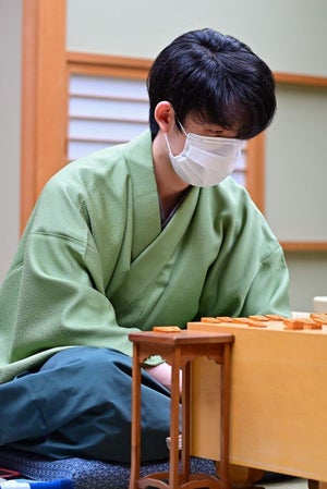 藤井聡太三冠が気づきづらい攻めを決めて３連勝　第34期竜王戦第３局