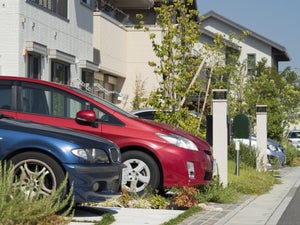 車を保有しない理由1位は「維持費が高い」、2位は?