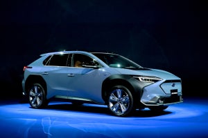 スバルが電気自動車「ソルテラ」を世界初公開 - 目指すは紛れもないスバル車