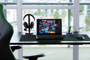 Razer、240Hzの「Blade 15 Advanced」と2色展開の「Razer Book」