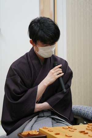 藤井新竜王誕生 最終盤で生じた神がかり的な詰み　第34期竜王戦七番勝負第4局