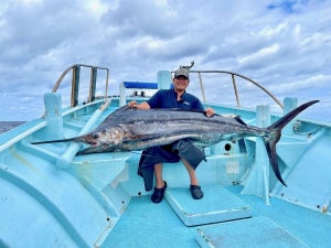 佐々木主浩、宮古島で巨大魚釣りに挑む「夜寝てる時に足がつった」