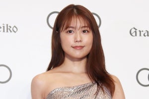 有村架純、美肌まぶしいドレス姿で魅了　GQアワード受賞「とてもうれしい」