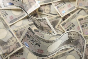 年収500万未満世帯「2022年の家計は苦しそう」が64%、収入を増やす方法は?