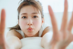 めるる、1st写真集で“オトナ”な姿も…「私の名刺がわりになる一冊です」