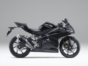 ホンダ、軽二輪スーパースポーツモデル「CBR250RR」に新カラーを追加