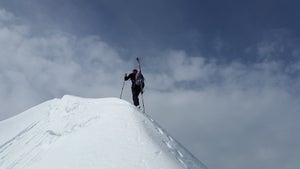 「塵も積もれば山となる」の意味や由来は? 使い方や類語も解説