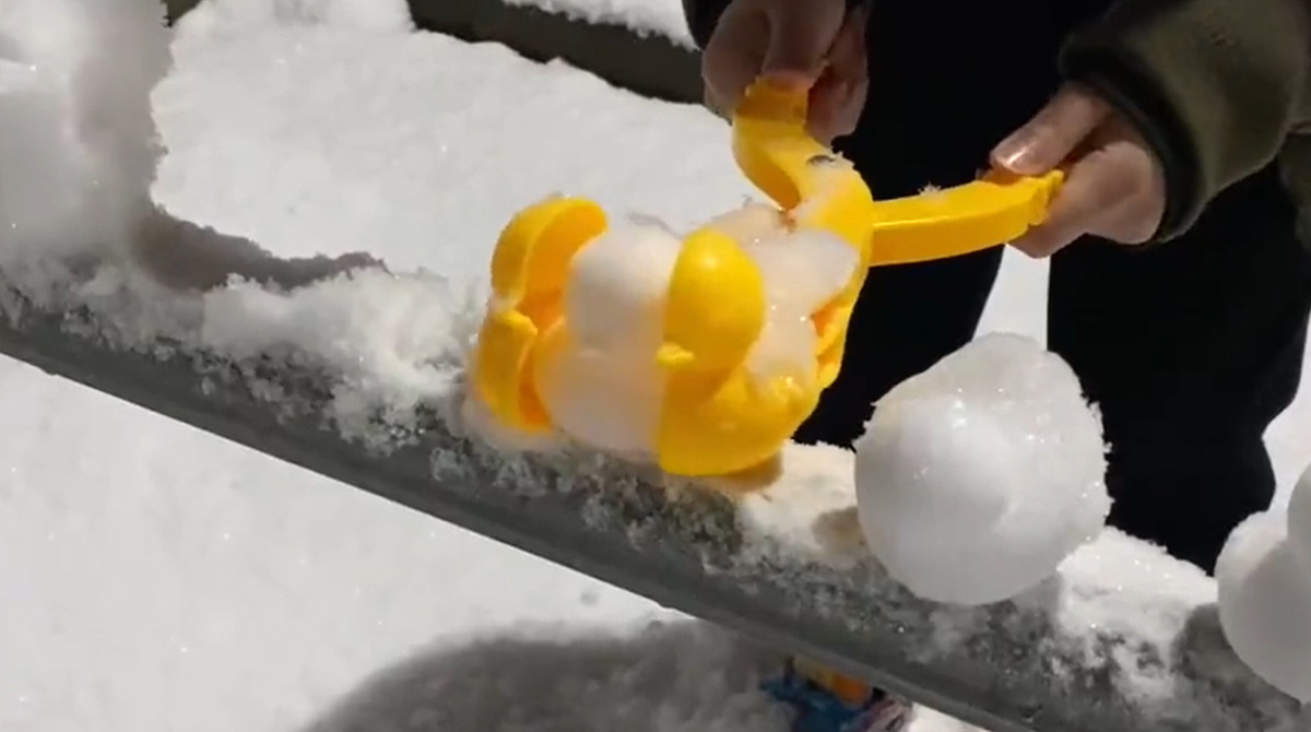 【無限ひよこ】大雪の日に大量発生!?「雪ひよこ製造業」動画が話題に! - 「就職したい」の声も続々