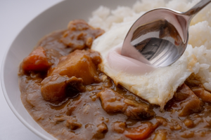 1月22日は「カレーの日」好きなカレーは? 2位はチキンカレー、1位は……